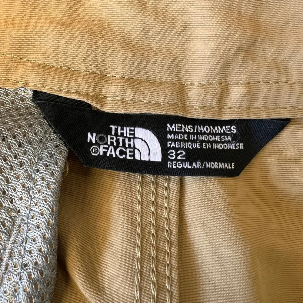 The North Face Mens Hiking Shorts Tan Khaki Nylon Size 32 Regular 10 Inch Inseam
